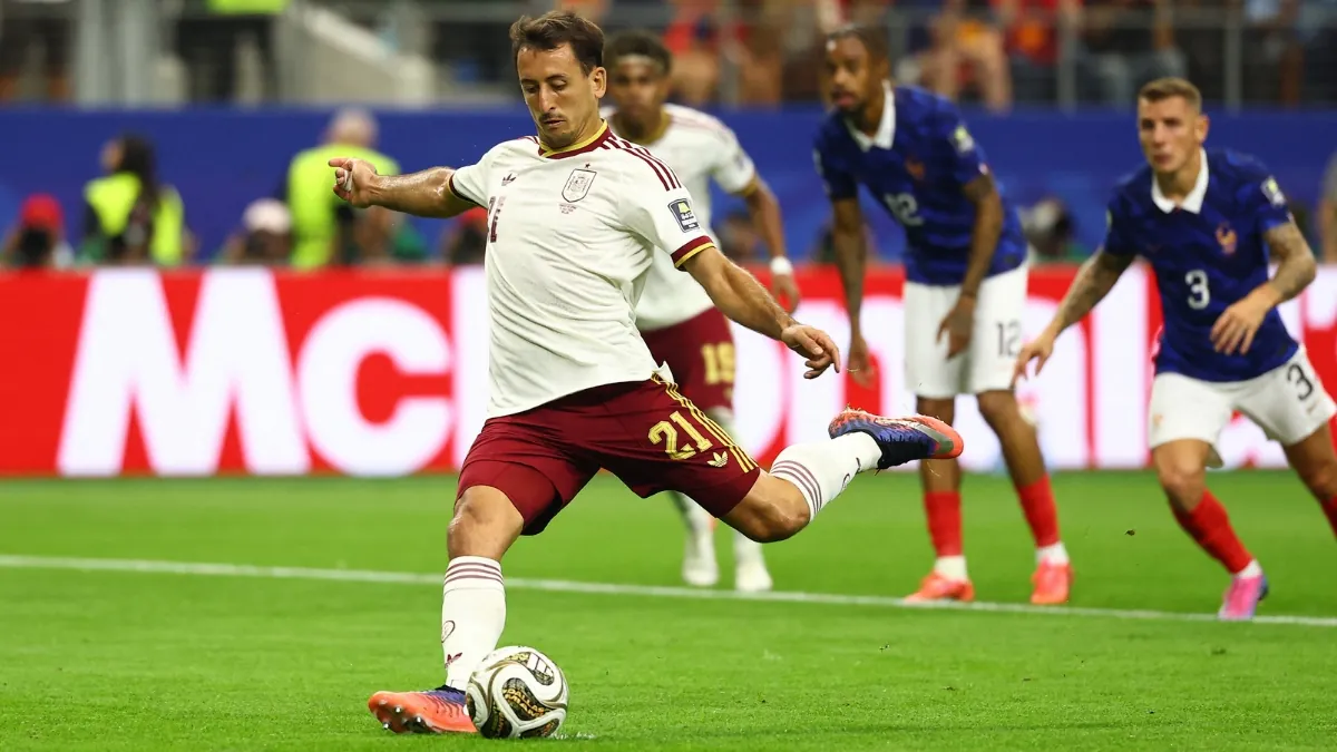España se adelanta a Francia en la semifinal del Mundial con un gol de penalti de Oyarzabal