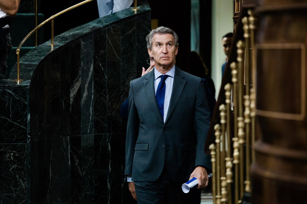 Feijóo acusa al Gobierno de socavar la justicia al descalificar la condena a David Sánchez