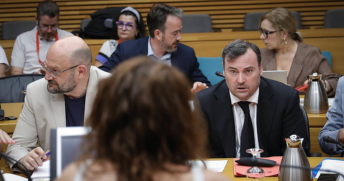Un micro abierto pilla a dos diputados de Vox alardeando de «información privilegiada» de la Fiscalía