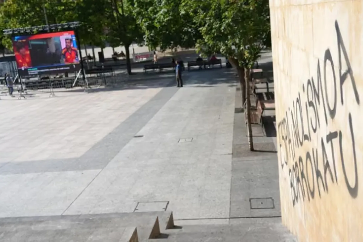 Sabotean la pantalla gigante de la final del Mundial en Bilbao durante una marcha por la selección vasca