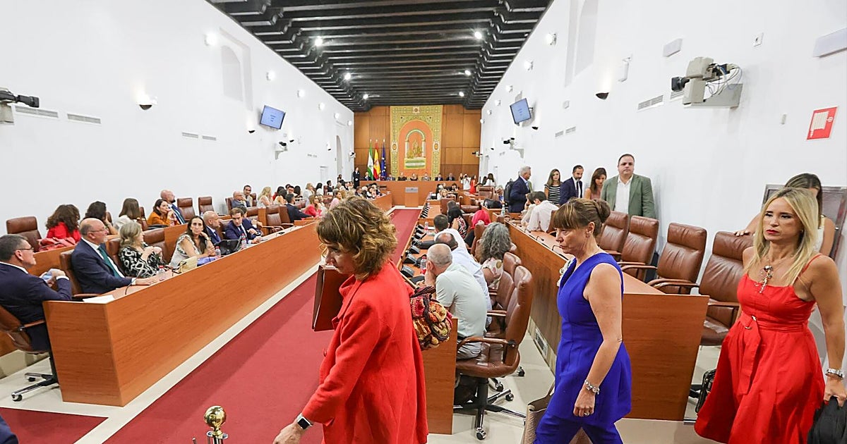 Montero vacía la bancada del PSOE en el debut de Ana Mestre al frente del Parlamento andaluz