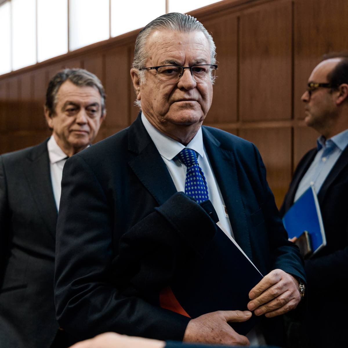 El juez cita en septiembre a los directivos de Plus Ultra tras apuntar a Zapatero