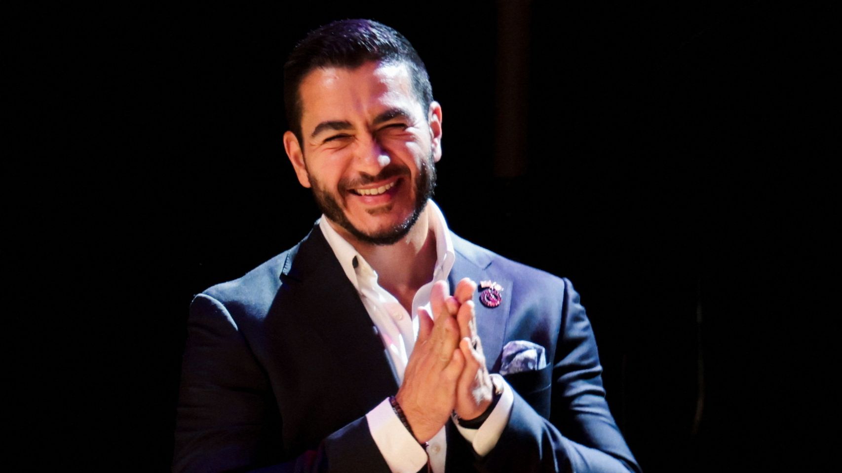 El musulmán Abdul El-Sayed gana las primarias demócratas al Senado en Míchigan y empuja a la izquierda del partido