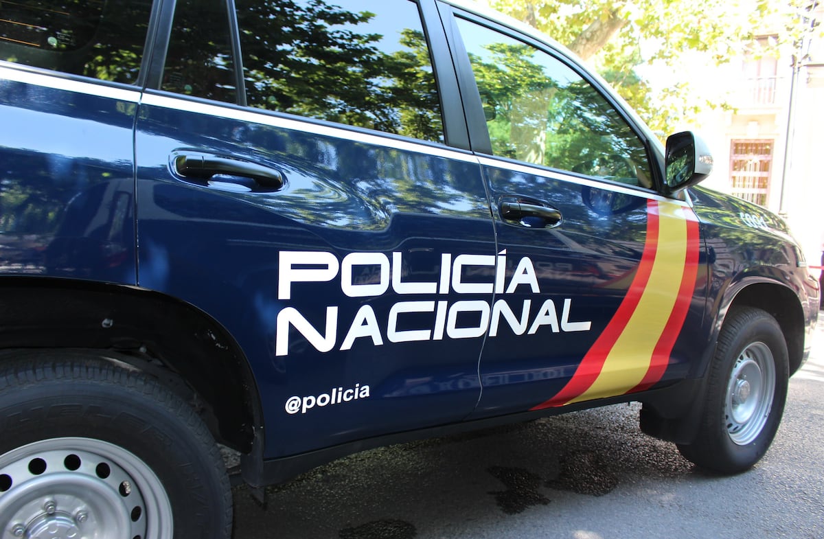 Un hombre asesina a su pareja en un centro comercial de Murcia y huye