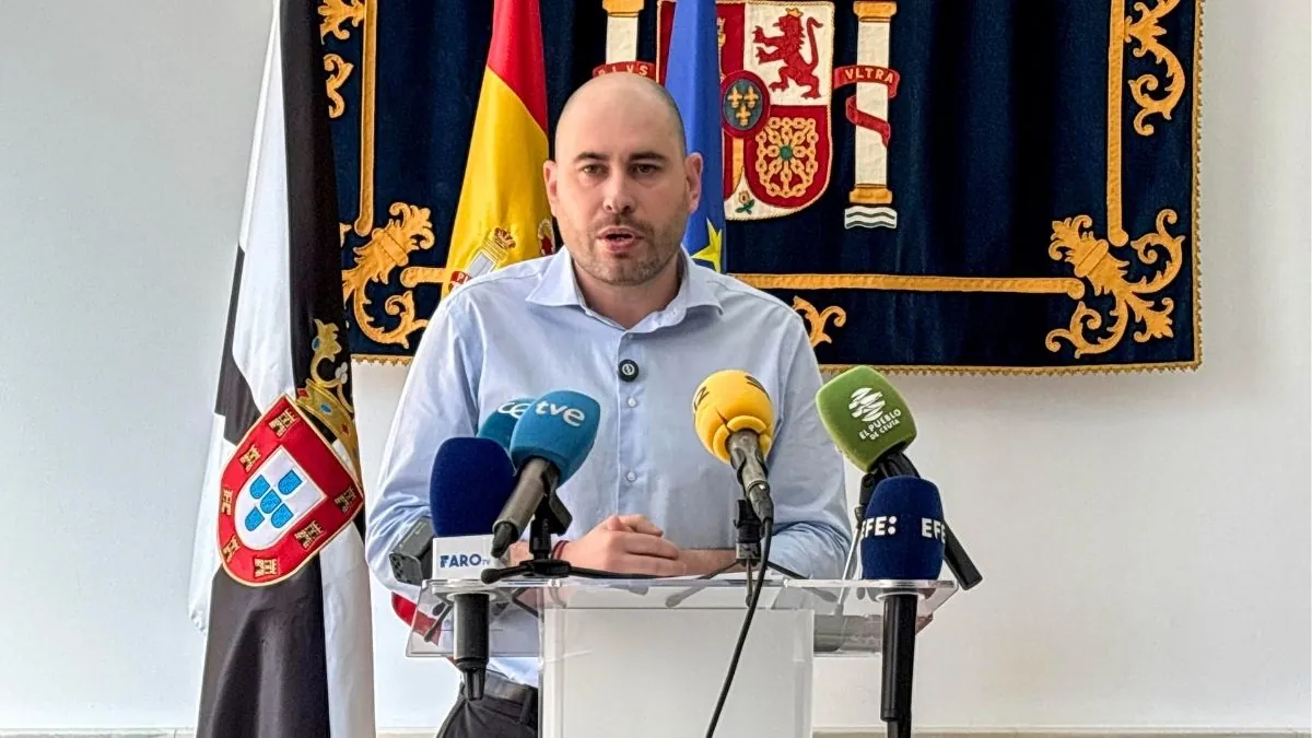 El delegado del Gobierno admite que Ceuta sigue «lejos de la normalidad» y descarta dimitir