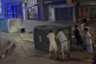 Graves altercados con ataques a la Policía obligan a retrasar la Fiesta Mayor de Sitges