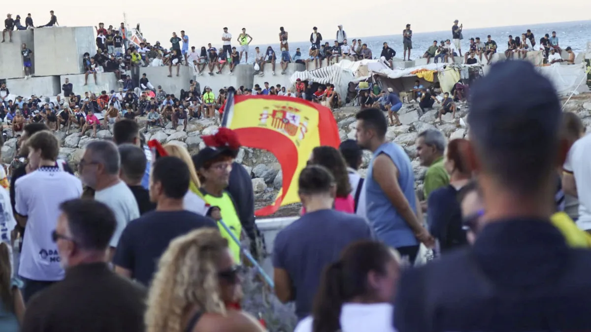 Ceuta vive su tercera jornada de protestas vecinales y pide «asediar sin violencia» los asentamientos