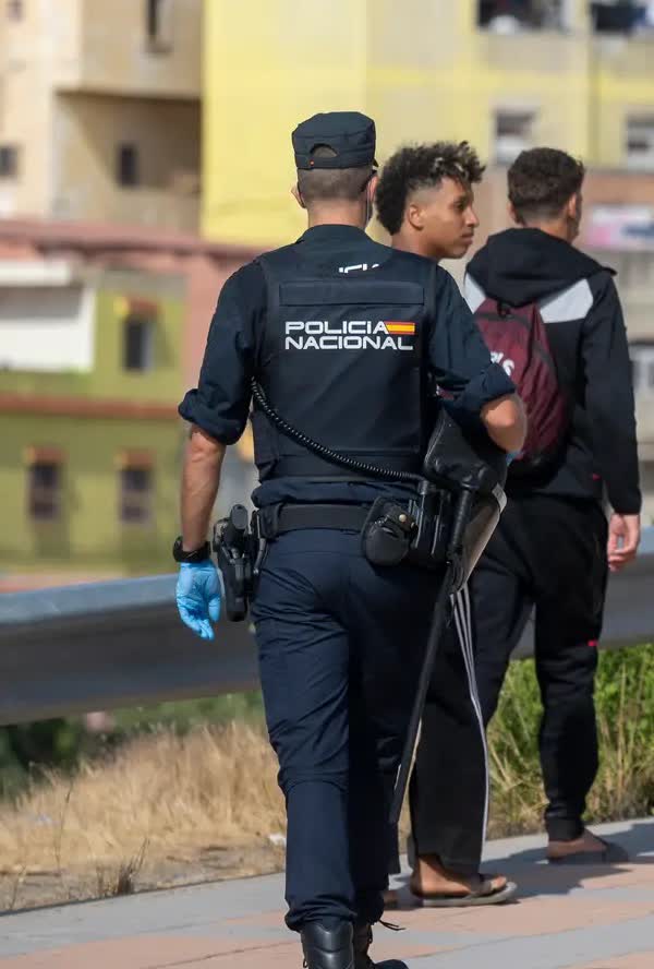 Sánchez cuela en su decreto de Ceuta la censura a la Guardia Civil y la Policía Nacional