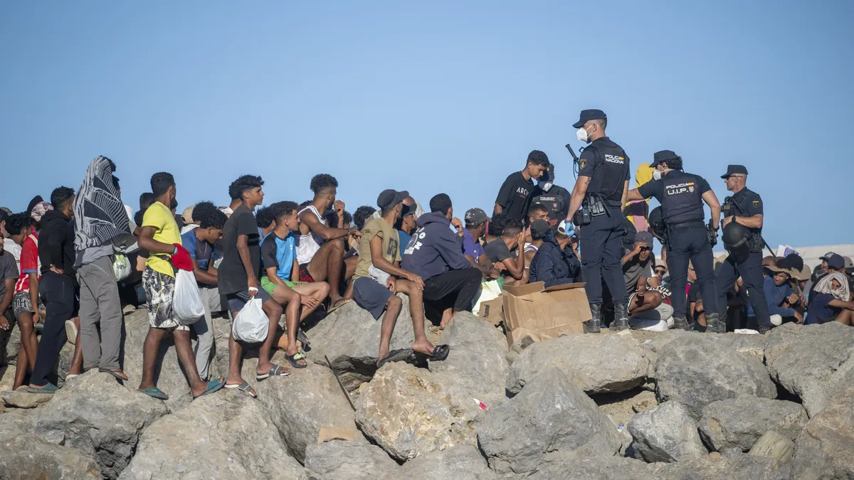 La Policía investiga la infiltración de radicales violentos entre los inmigrantes de Ceuta